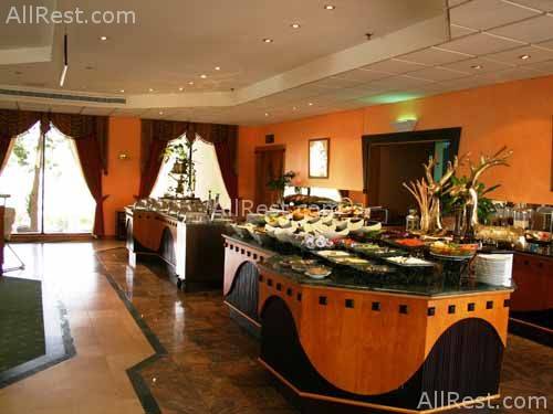 Al Mafraq Hotel 9